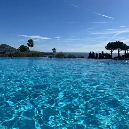 Magnifique Vue - 2 Pieces Climatise Avec Terrasse A Cap Esterel * Saint-Raphaël